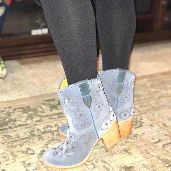 😍Frye Studded Boots😍 - Picture 7 of 8